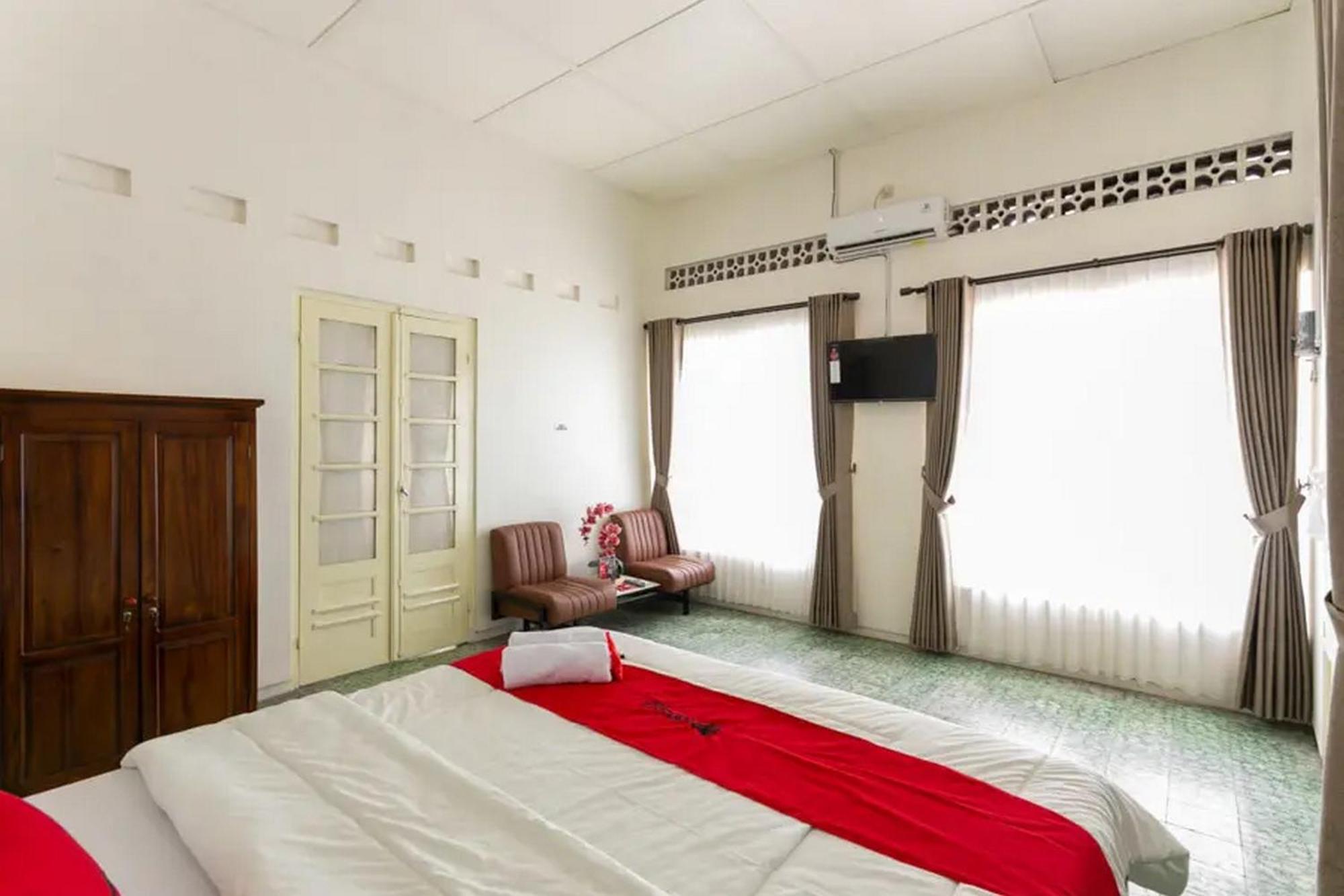 Wisma tamu Reddoorz Syariah Near Titik Nol